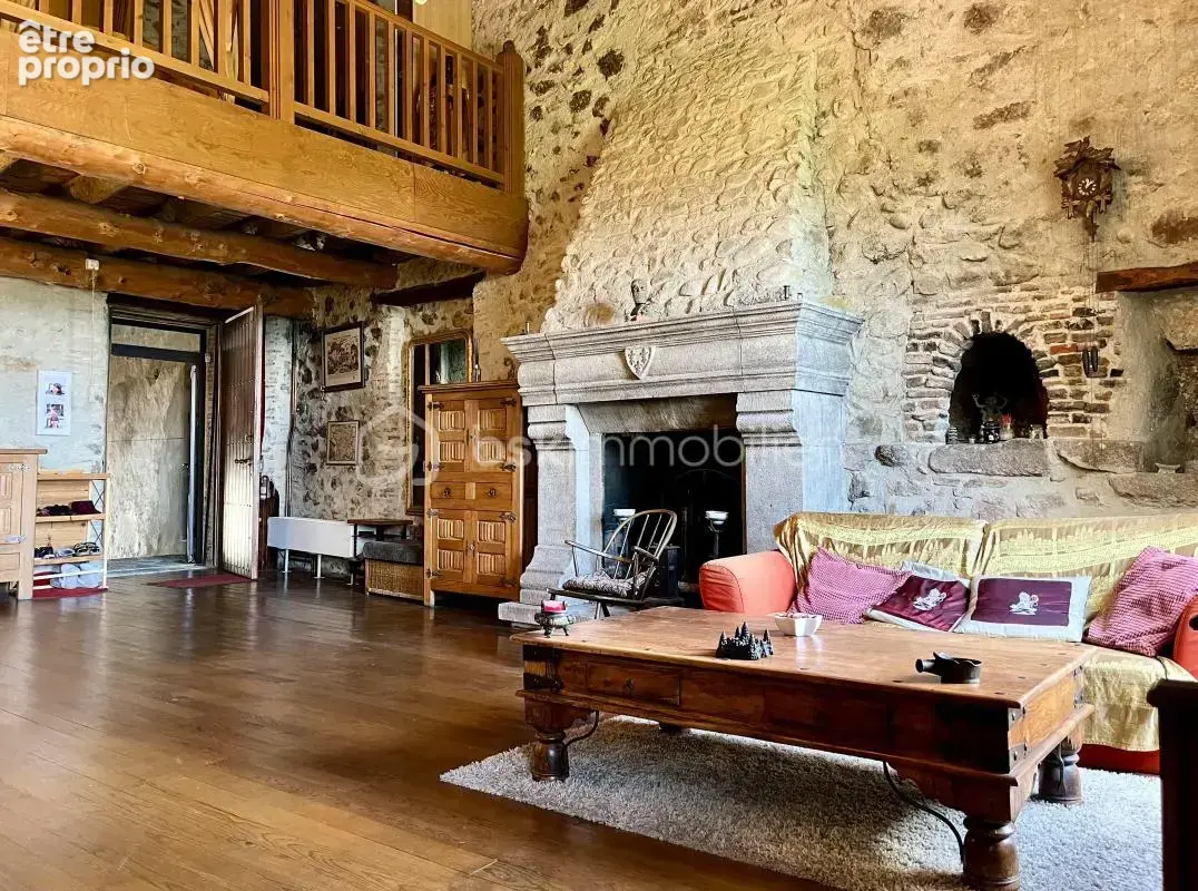 Appartement exceptionnel de 148 m² dans château médiéval du XIIème siècle - photo 5