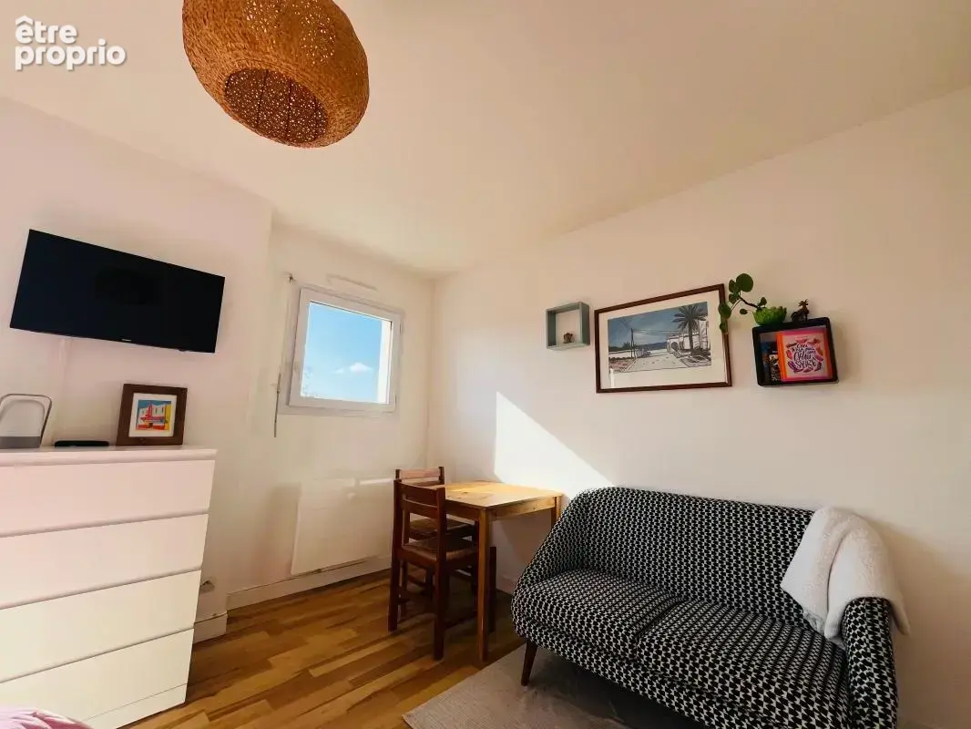 À Vendre – Studio avec balcon et stationnement – Tasdon, La Rochelle  - photo 4