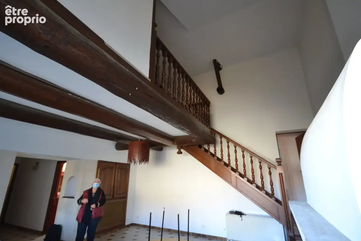Maison de maître avec fort potentiel — Centre-ville de Sénas - photo 6