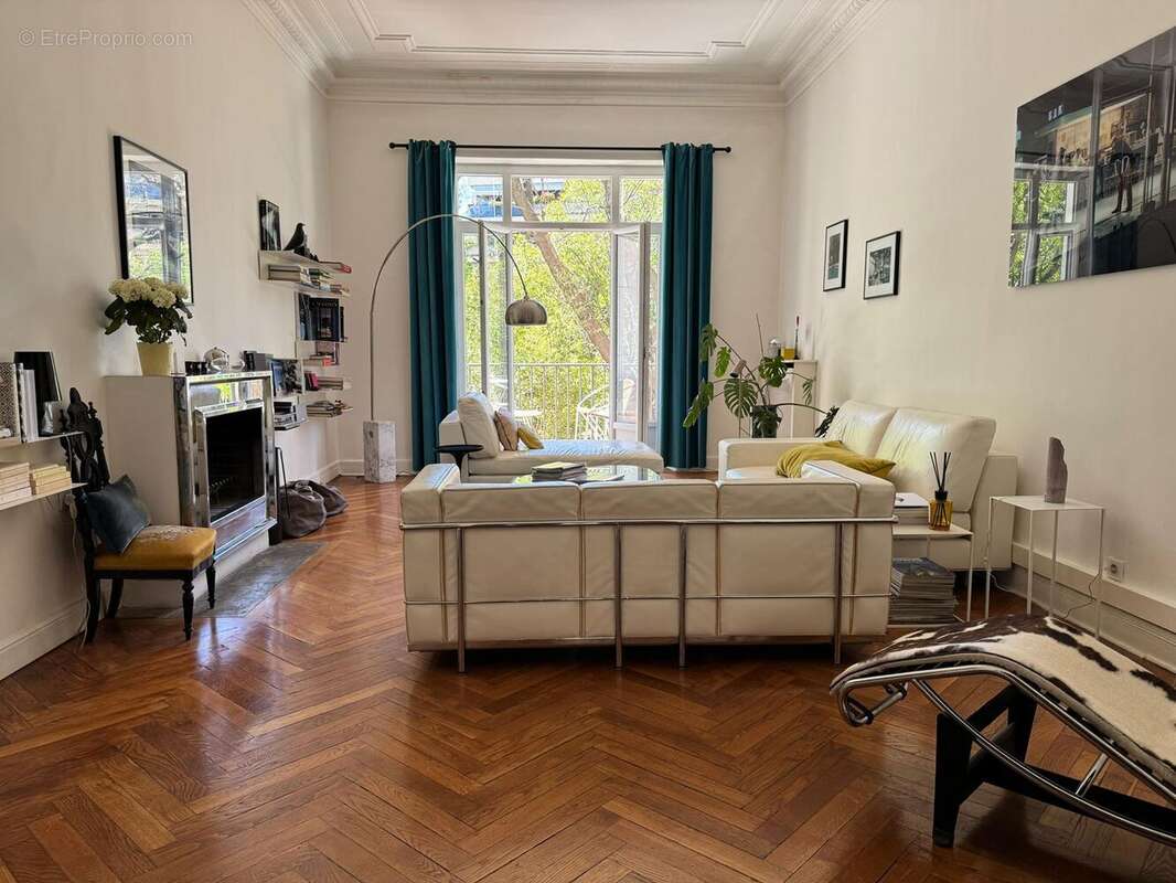 Appartement à MARSEILLE-8E