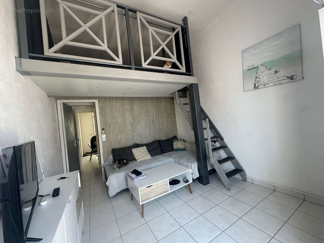 Appartement à MAUGUIO