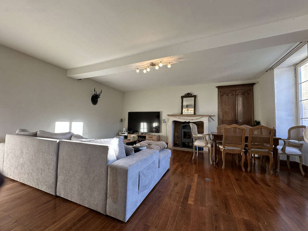 Maison à LOUZAC-SAINT-ANDRE