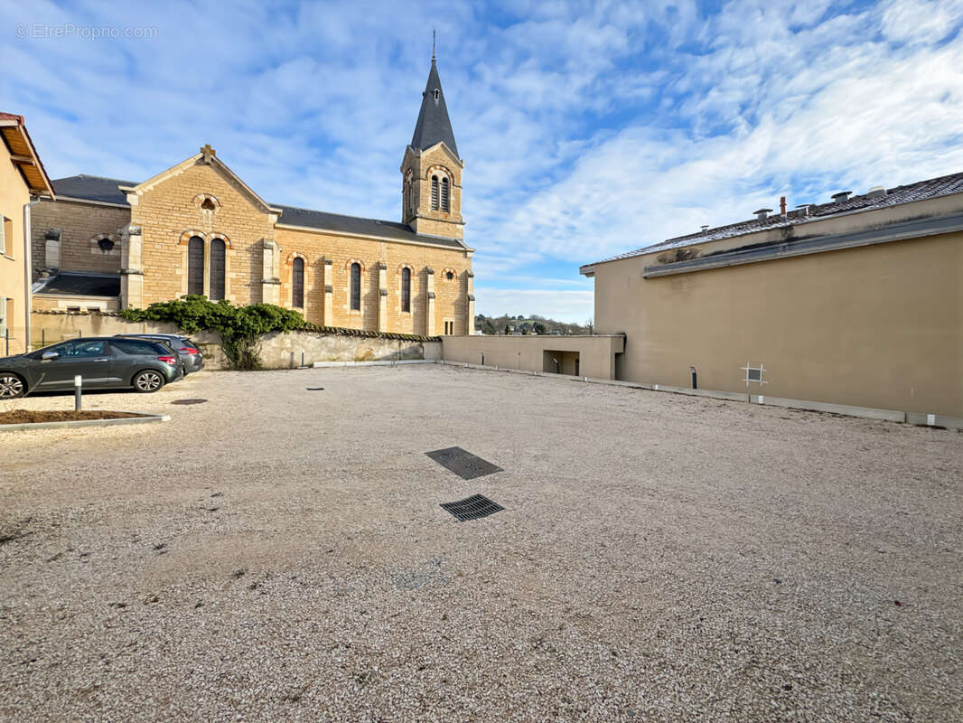 À Vendre Plateau neuf en Frais de Notaire réduits à finir d'Aménager   Proche Trévoux, Hyper-Centre Village - photo 6