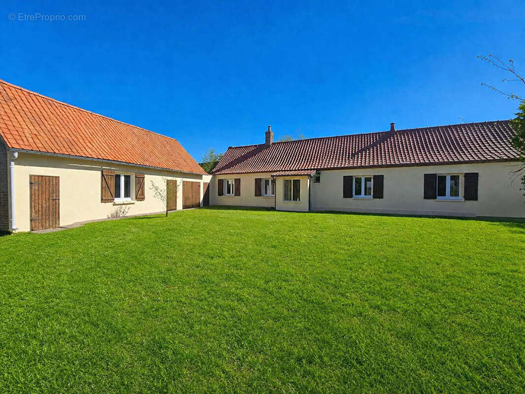 Maison à SAINT-QUENTIN-EN-TOURMONT