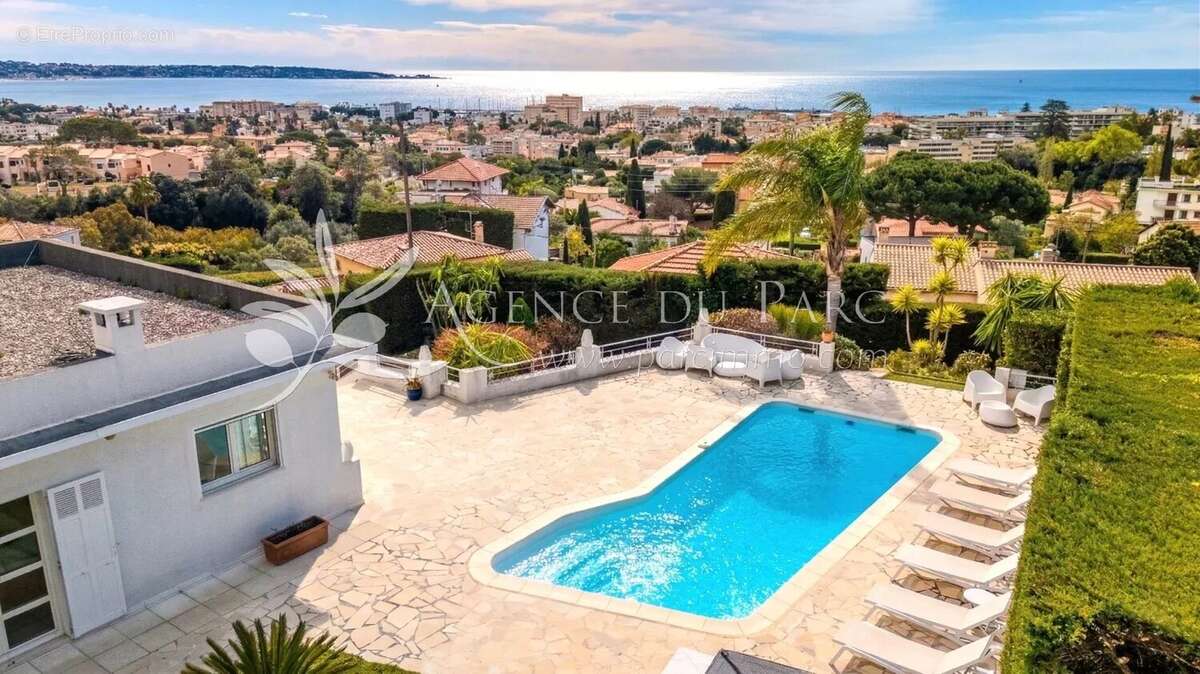 Maison à VALLAURIS