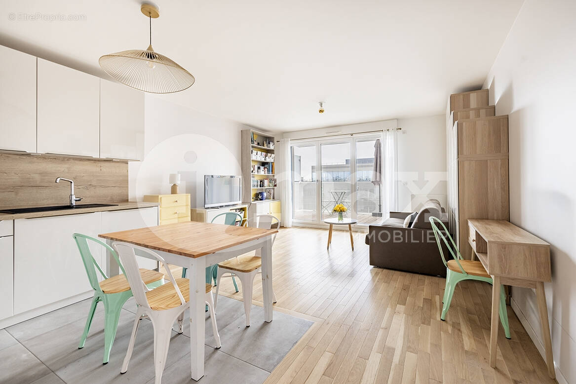 Appartement à COURBEVOIE