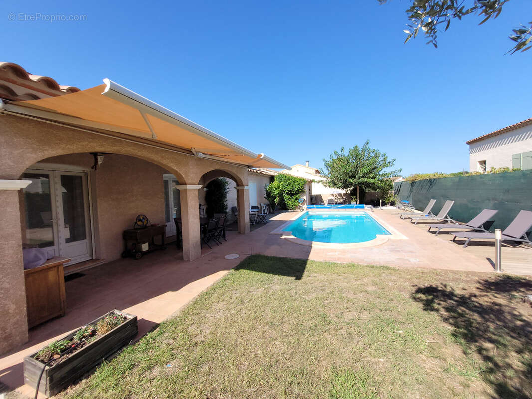 Salles d'Aude Villa T6 de 116 m2 de Plain-pied avec un garage de 30 m2, un atelier de 18 m2 et une piscine. - photo 3