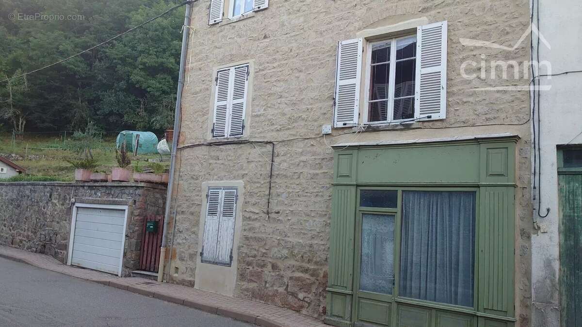 Appartement à LAMURE-SUR-AZERGUES