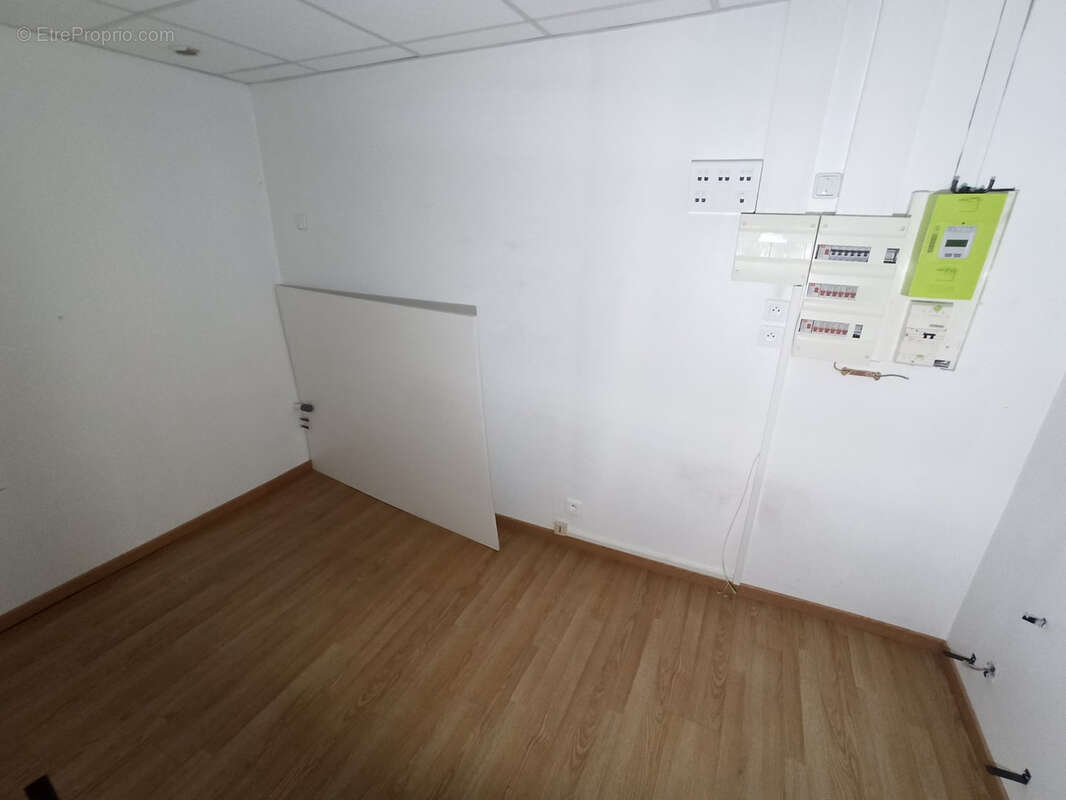 VENTE Bureaux/Commerce 90m2 sur PÉNÉTRANTE - photo 8