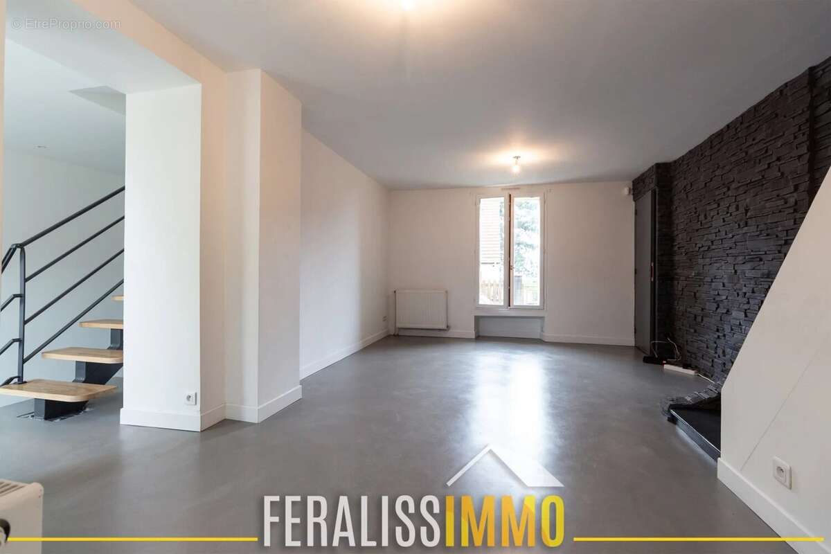 Maison à COURDIMANCHE