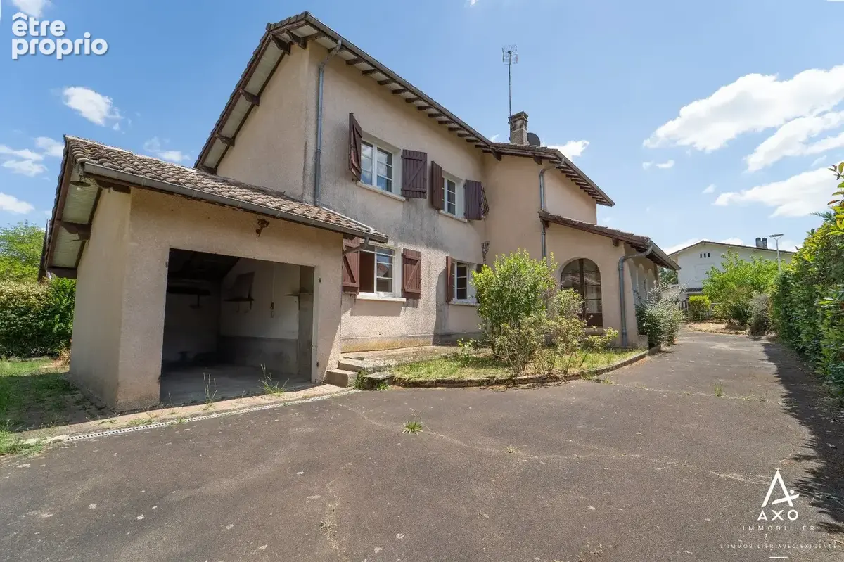 Photo Maison à Saint-Pierre-Du-Mont au prix de 229 000€