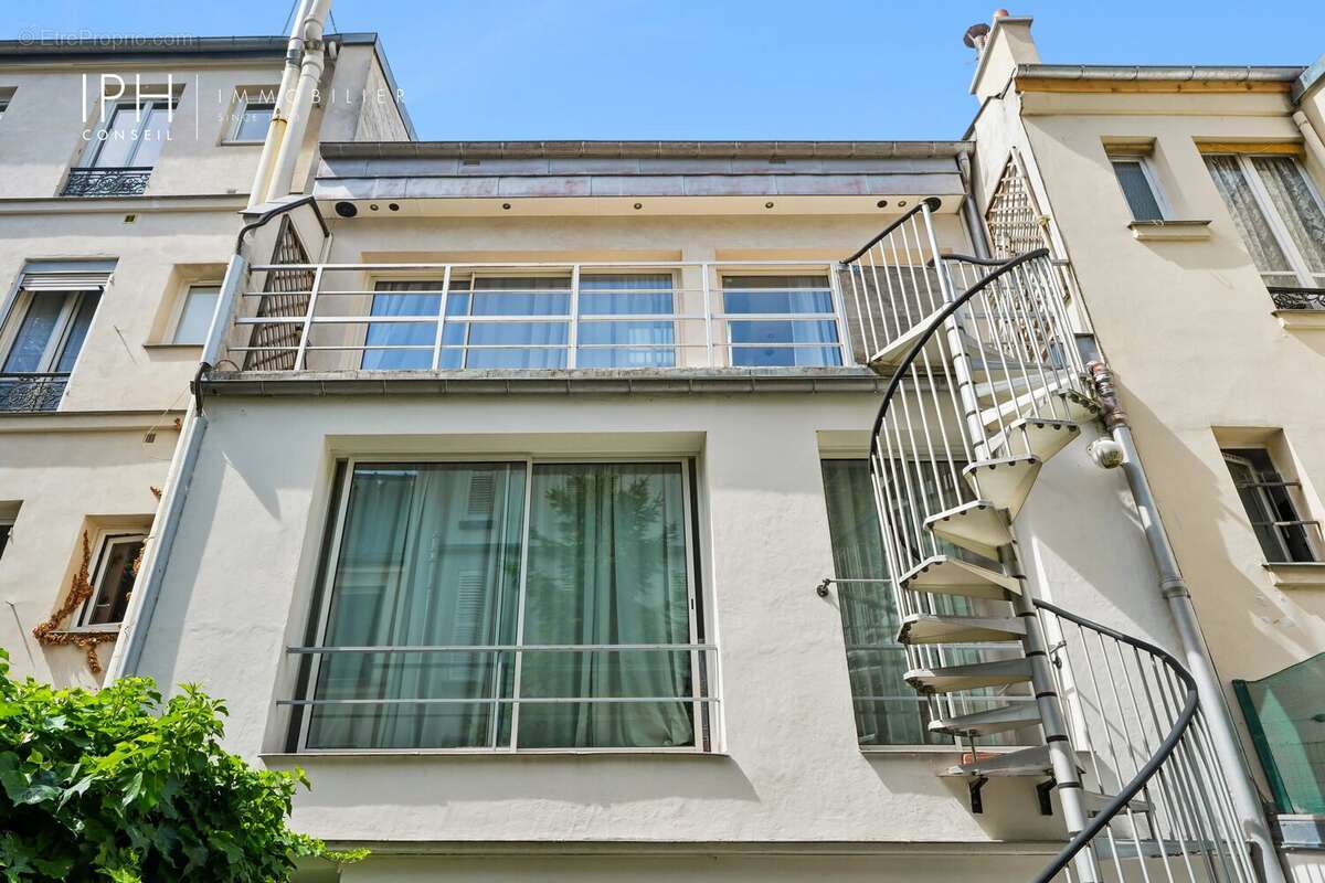 Appartement à LEVALLOIS-PERRET