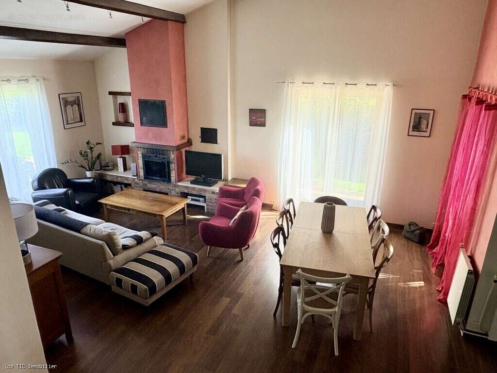 Maison contemporaine de 105 m² avec grand jardin arboré et piscine chauffée - photo 5