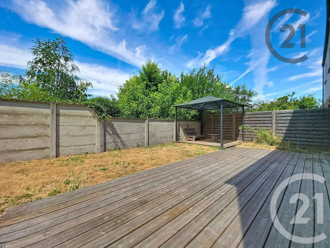 Appartement 71 m² à La Riviere-De-Corps  - photo 9