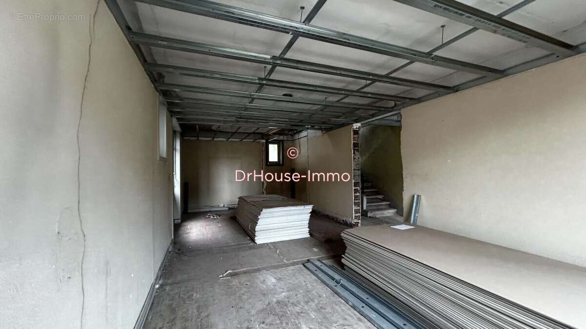 Appartement 450 m² à Tulle  - photo 26
