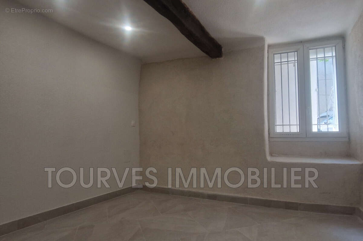 Appartement à SAINT-MAXIMIN-LA-SAINTE-BAUME