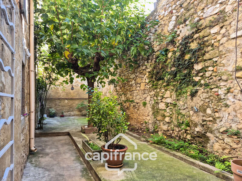 Maison à ROQUEMAURE