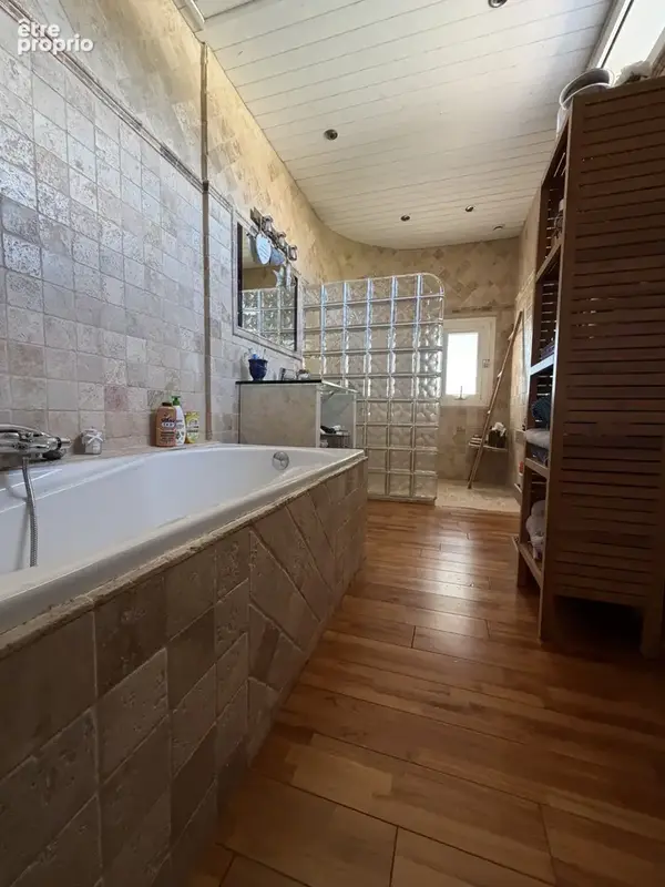 Grande villa avec piscine tous commerces à pieds - photo 17