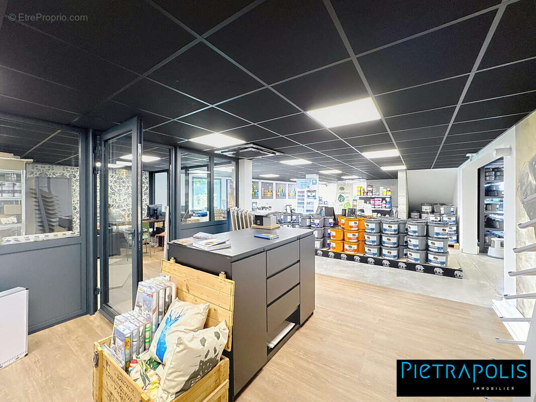 Commerce à CRAPONNE