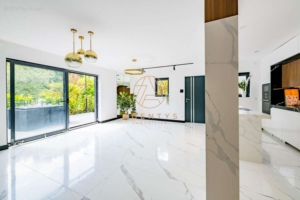 Maison à CHAMPIGNY-SUR-MARNE