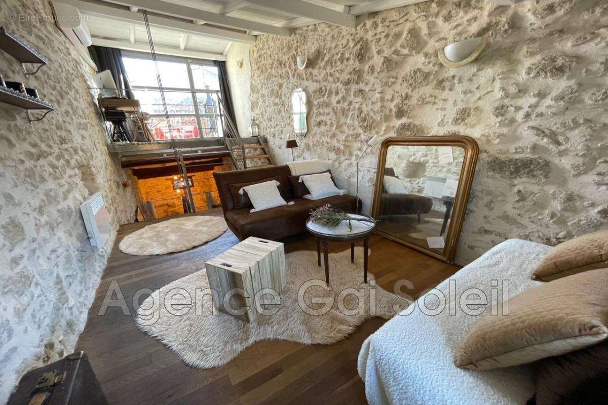 Maison à NISSAN-LEZ-ENSERUNE