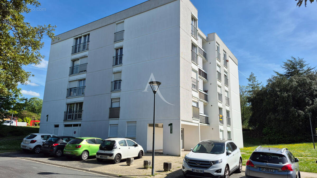 Appartement à SAINTES
