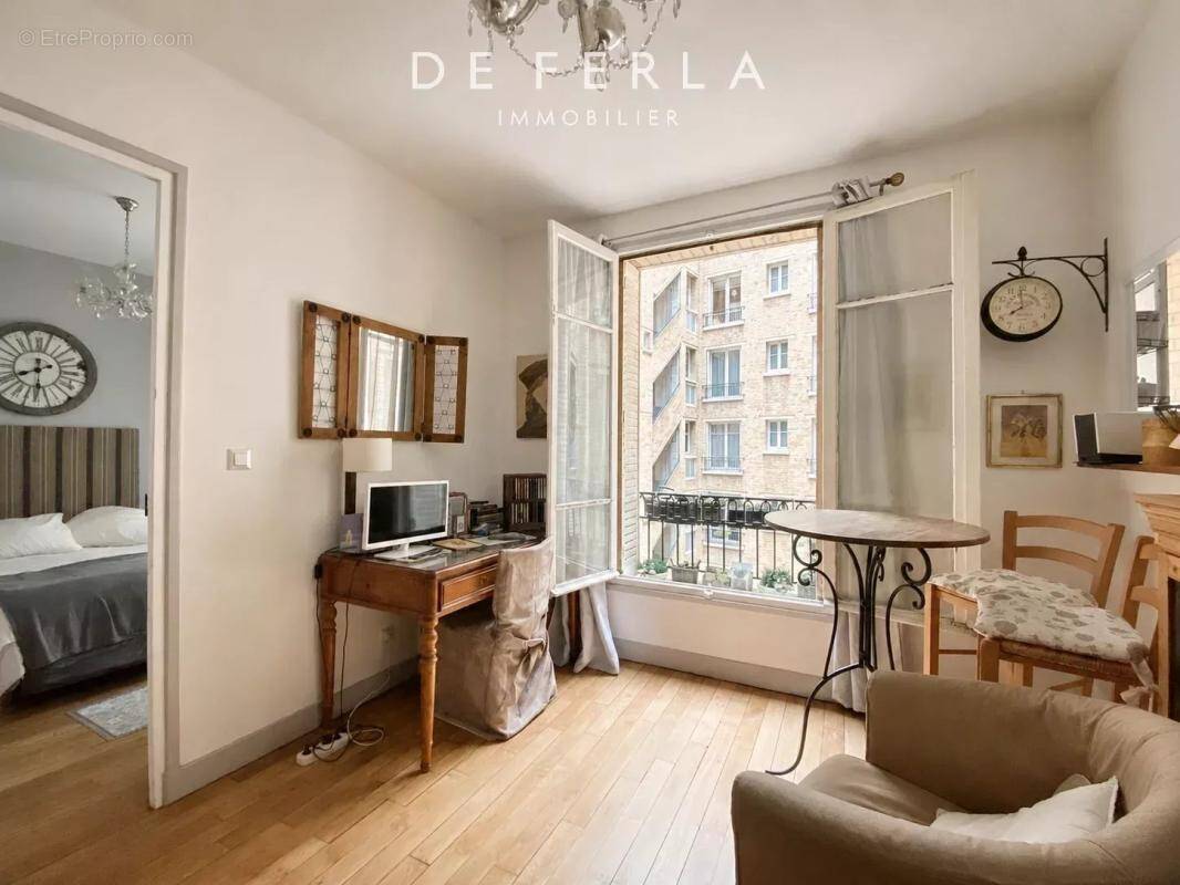 Appartement à PARIS-14E