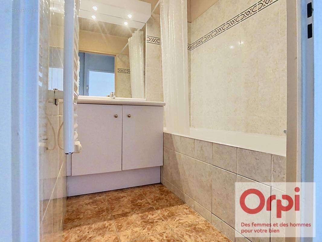 Appartement à ISSY-LES-MOULINEAUX