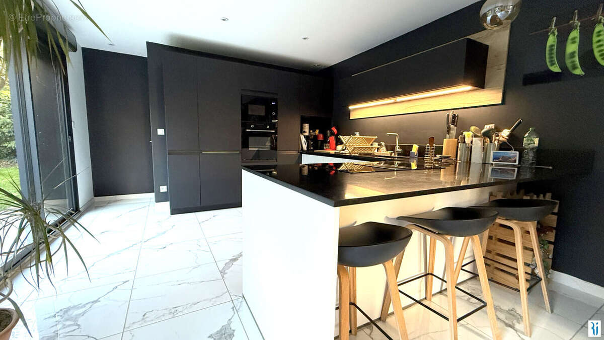 Maison à MONT-SAINT-AIGNAN