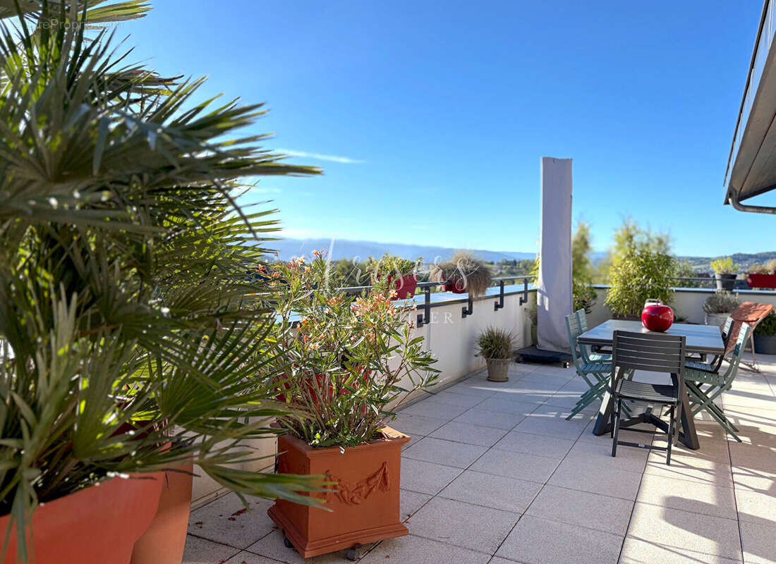 Appartement à SEYNOD