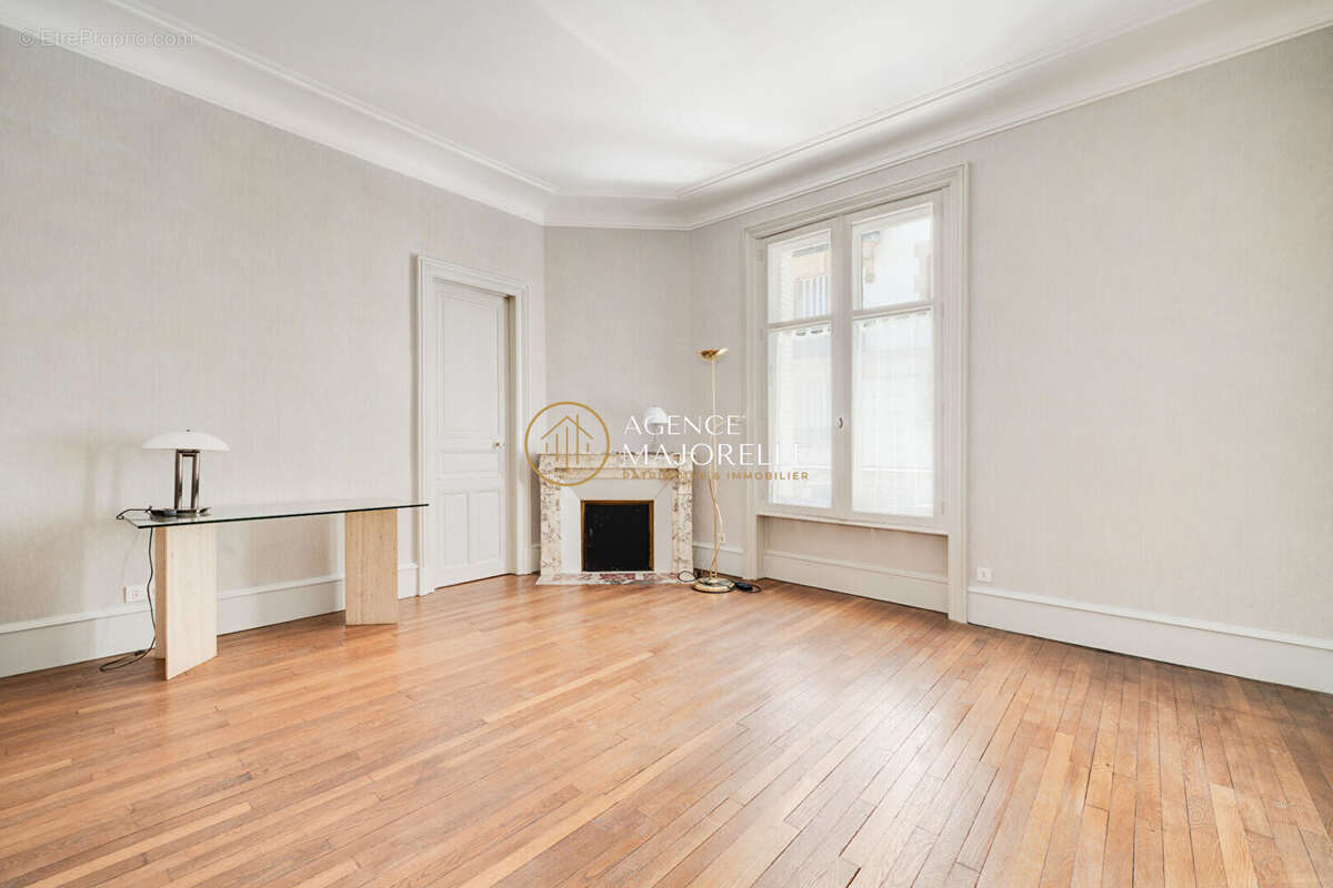 Appartement bourgeois de caractère - 148 m² - 4 chambres - photo 8
