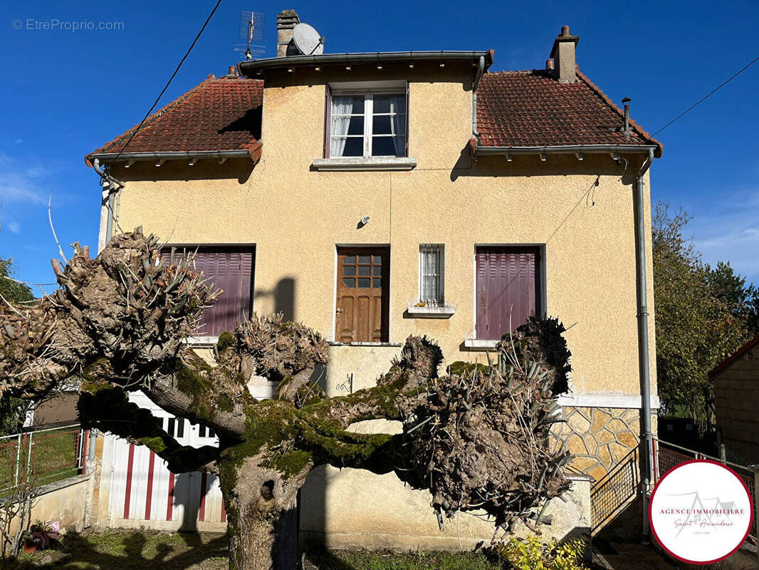 Maison à SAINT-AMAND-MONTROND
