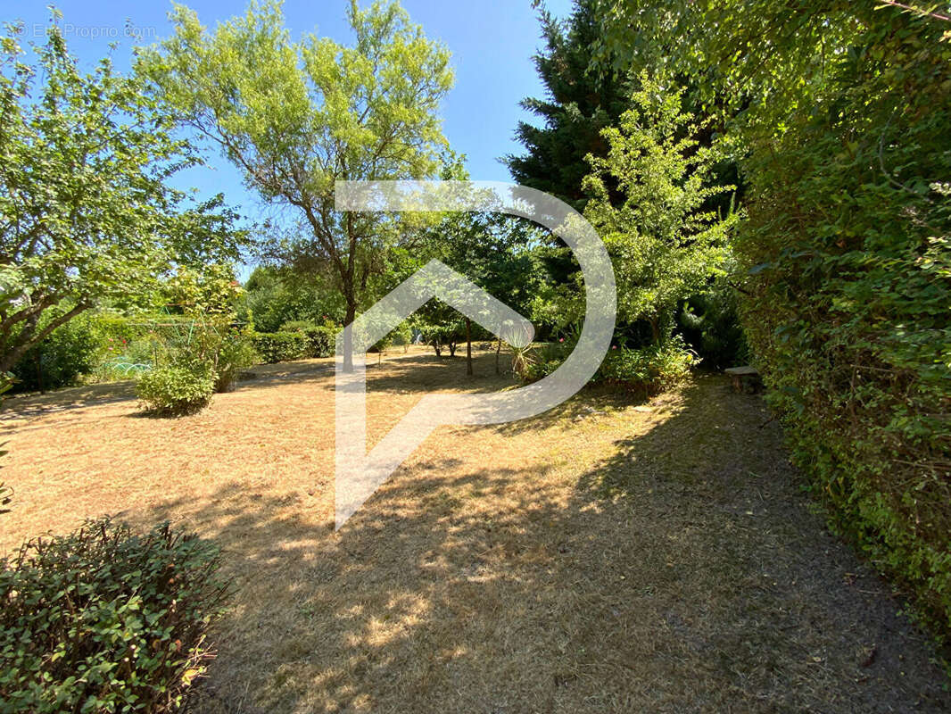 Maison à LES ESSARTS-LE-ROI