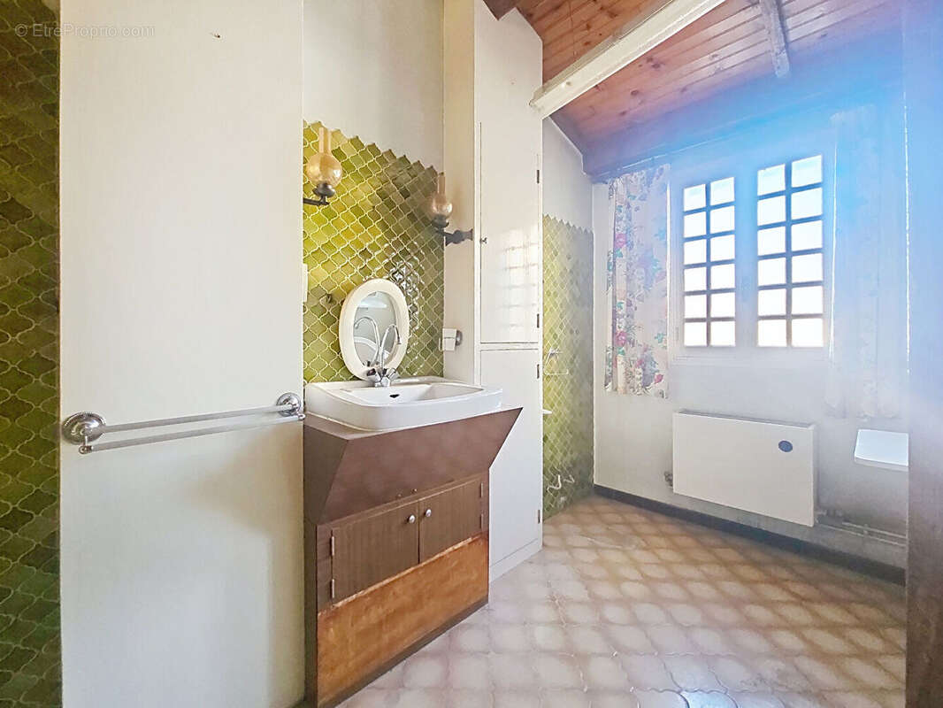 AVIGNON INTRA-MUROS. Appartement T2 35m² terrasse sans vis à vis - photo 4