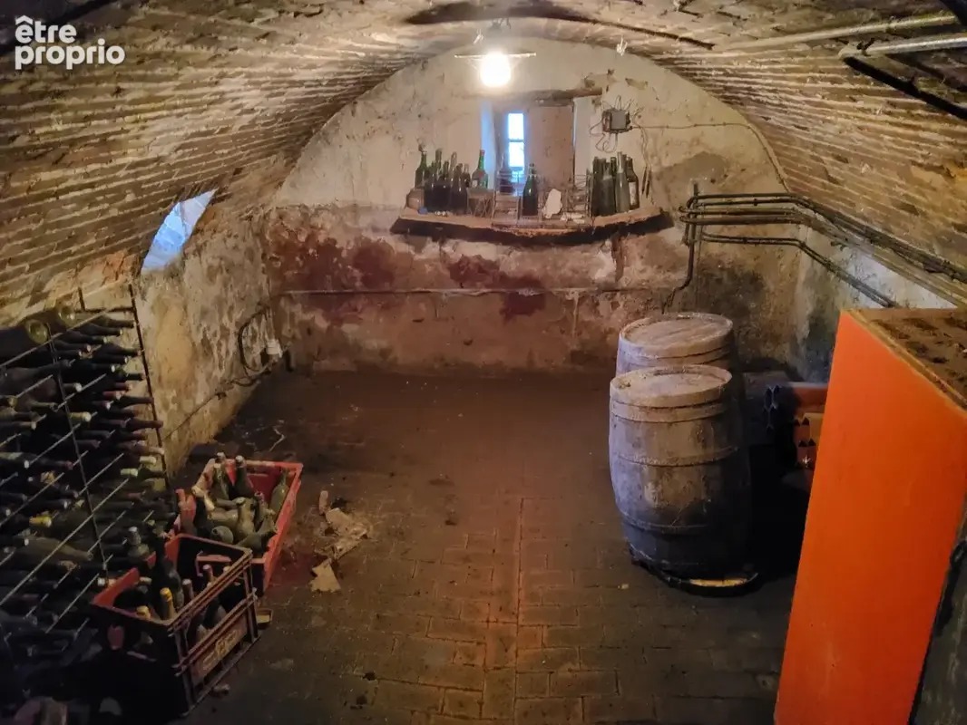 Longere avec sa grange, son ancienne ecurie  et son terrain clos de 2 723 m2 - photo 11