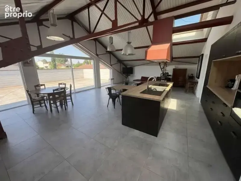 Maison de 6 pièces principales - photo 2