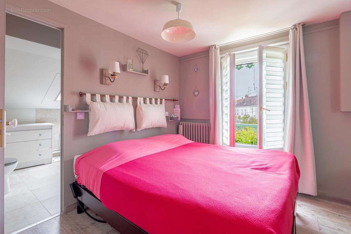 Maison à MONTEREAU-FAULT-YONNE