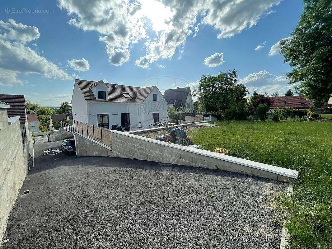 Maison à VAUX-SUR-SEINE