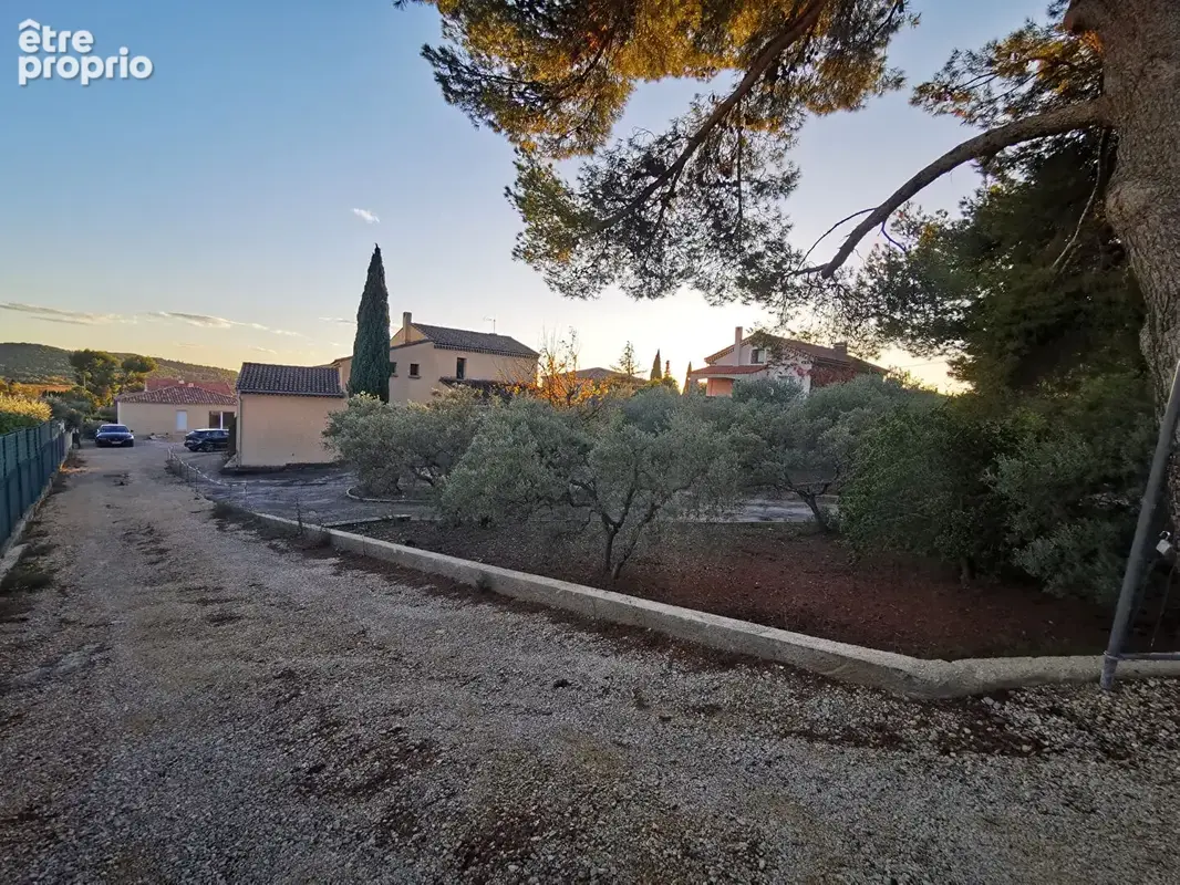 Terrain constructible de 450 m² - Projet de maison individuelle de 90 m² sur La Fare-les-Oliviers - photo 2