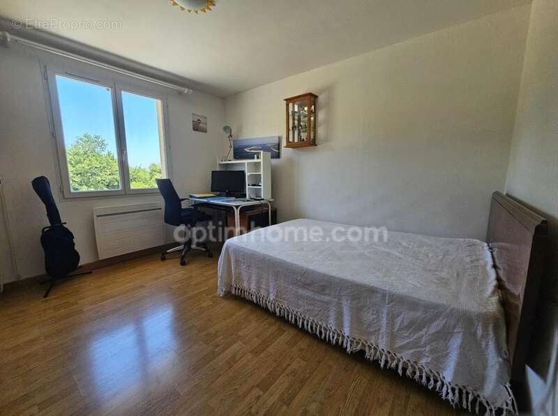  Maison familiale de 120 m², trois chambres et un bureau. 6 pièces PUYMOYEN (16) - photo 7