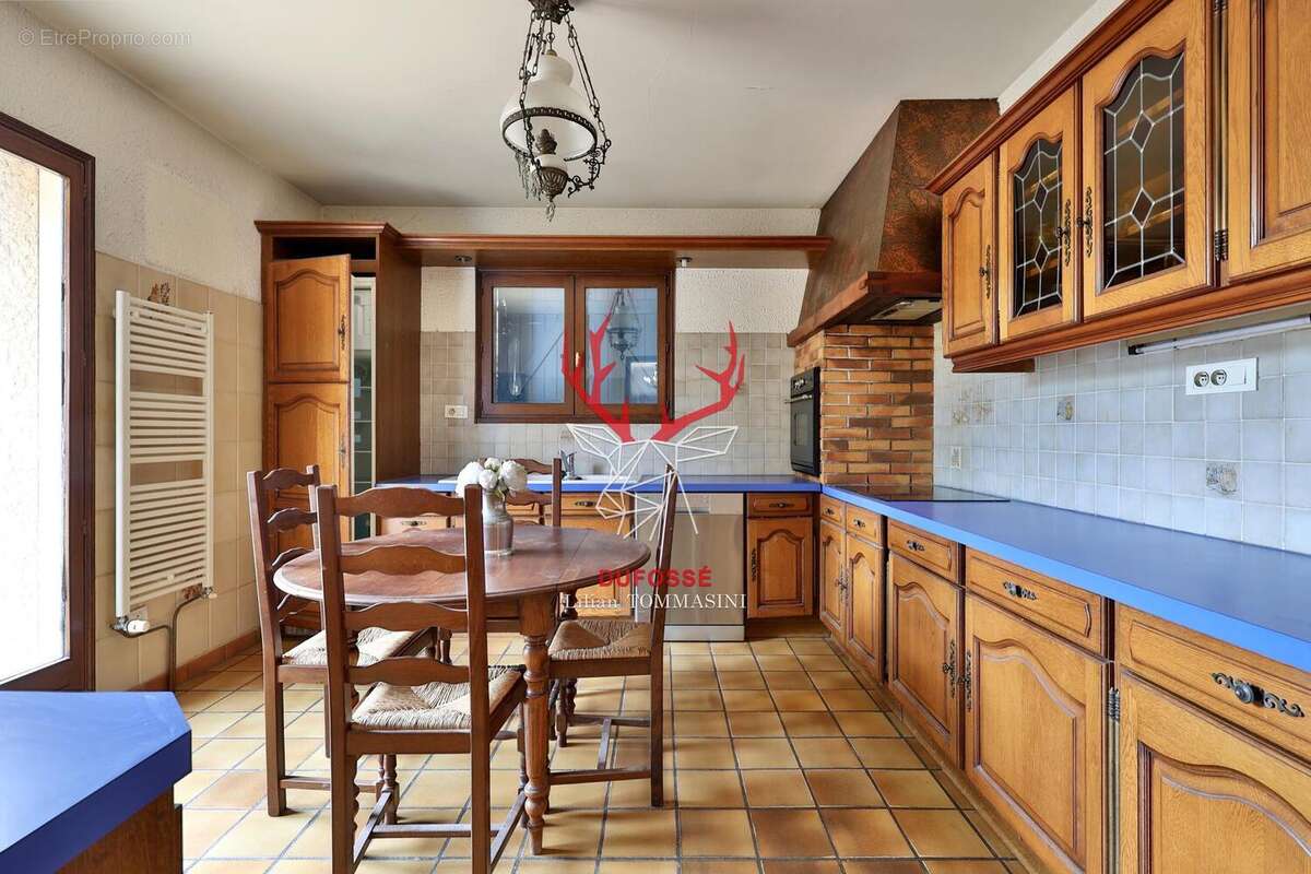 Maison à LA TOUR-DE-SALVAGNY