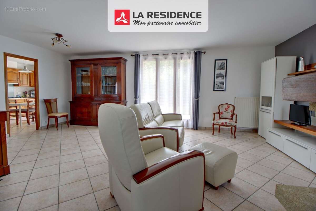 Maison à LES CLAYES-SOUS-BOIS