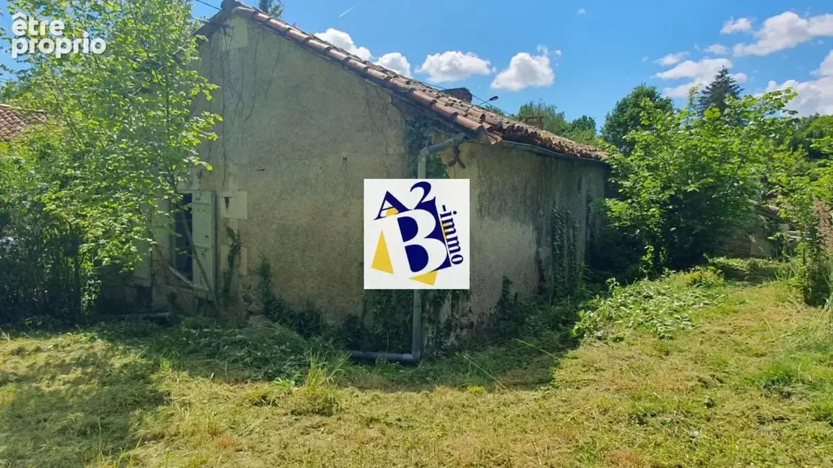 Charras, maison à rénover, terrain 8000m² - photo 5
