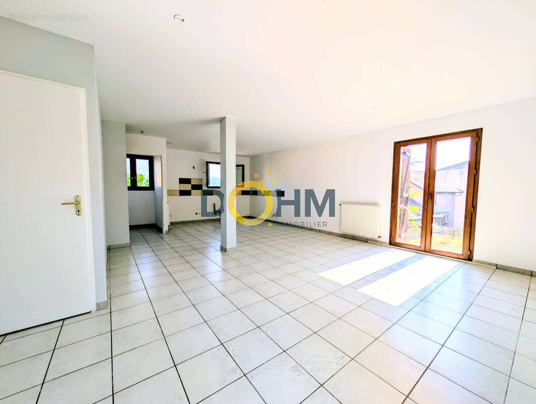 A vendre ! maison de type 4 avec garage sur un terrain 366 m2 - photo 3