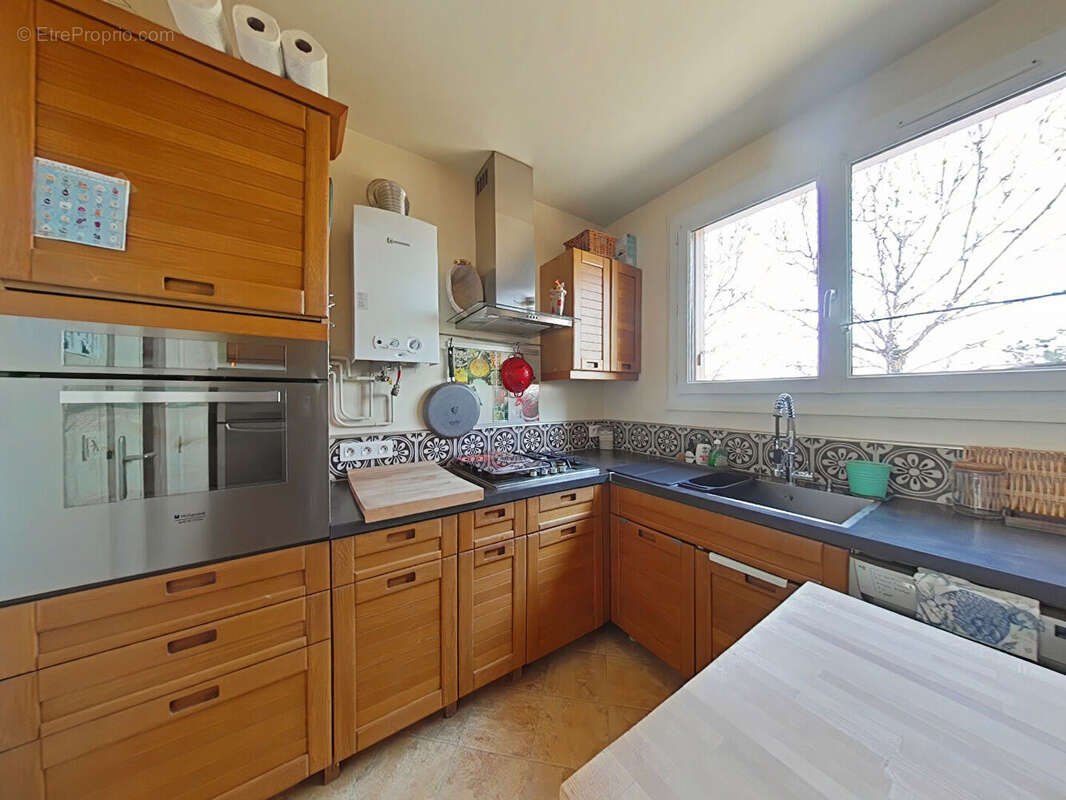 Appartement à LES CLAYES-SOUS-BOIS