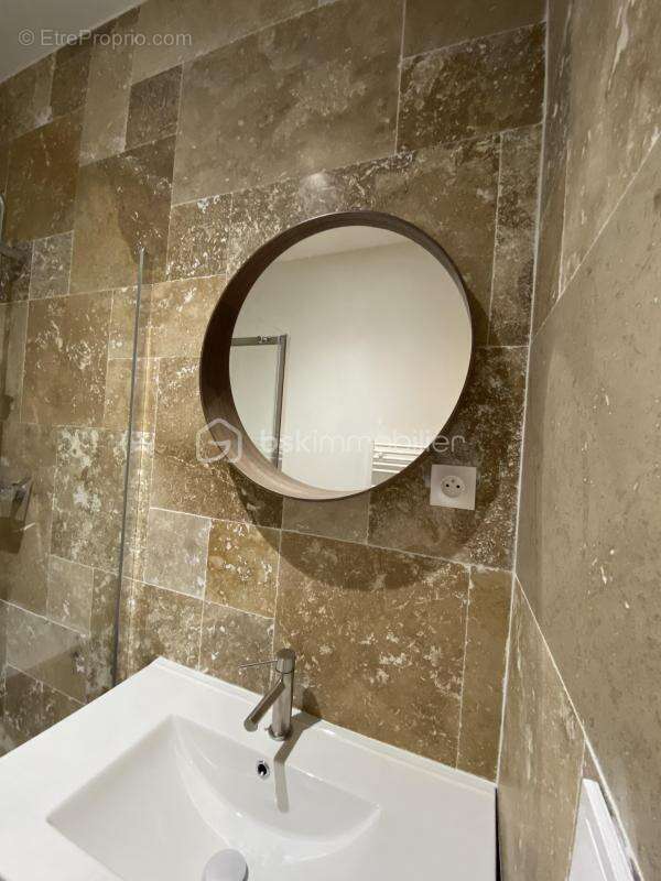 Appartement à GREZIEU-LA-VARENNE