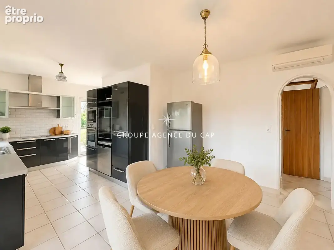 Villa à vendre avec 4 chambres et piscine à 100m des criques de saint-aygulf - photo 14