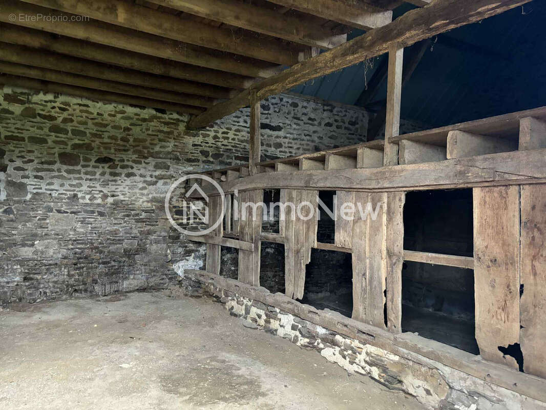 Authentique longere a renover de 159 m2 au sol sur terrain d environ 2600 m2 - photo 7