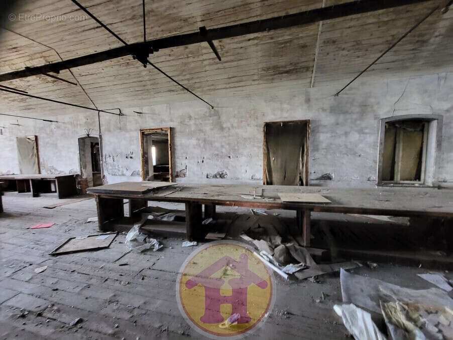 Commerce à SAINT-JUNIEN