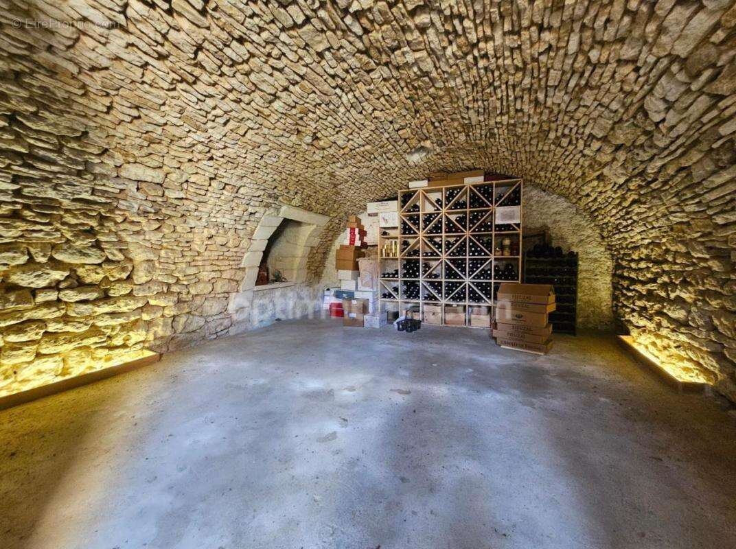 Maison charentaise de 232 m², 6 chambres, un bureau, piscine et un garage de 90 m² - LINARS (16) - photo 18